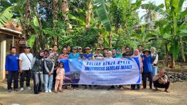 Meningkatkan Kemandirian Petani Lokal: Mahasiswa KKN UNS 49 Berikan Solusi Inovasi Pupuk Organik Cai